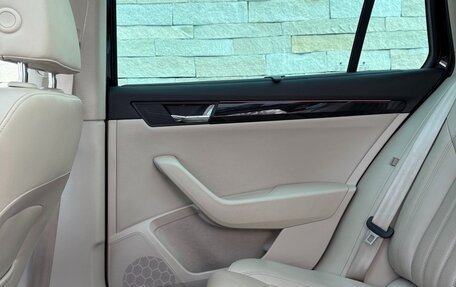 Skoda Superb III рестайлинг, 2016 год, 3 490 000 рублей, 28 фотография