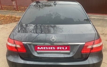 Mercedes-Benz E-Класс, 2012 год, 1 200 000 рублей, 8 фотография