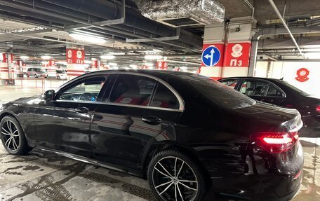 Mercedes-Benz E-Класс, 2021 год, 4 500 000 рублей, 2 фотография