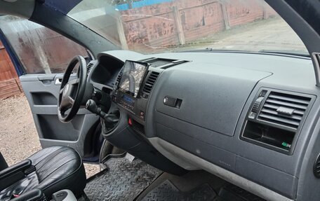 Volkswagen Caravelle T5, 2005 год, 980 000 рублей, 10 фотография