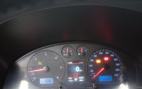 Volkswagen Caravelle T5, 2005 год, 980 000 рублей, 17 фотография