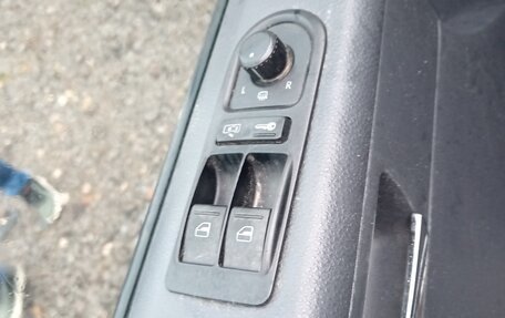 Volkswagen Caravelle T5, 2005 год, 980 000 рублей, 19 фотография