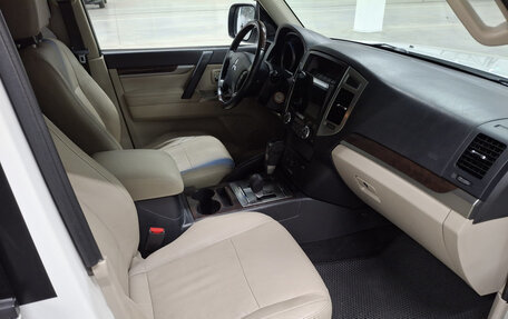 Mitsubishi Pajero IV, 2020 год, 3 300 000 рублей, 13 фотография