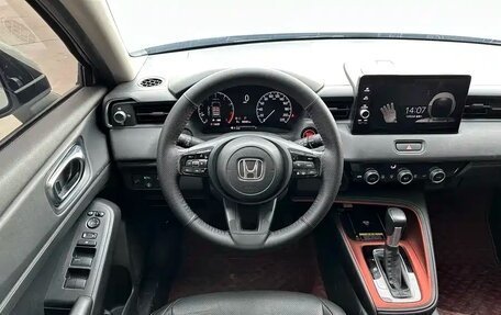 Honda Vezel, 2023 год, 2 370 000 рублей, 7 фотография