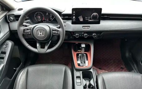 Honda Vezel, 2023 год, 2 370 000 рублей, 6 фотография