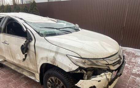 Mitsubishi Pajero Sport III рестайлинг, 2018 год, 1 250 000 рублей, 3 фотография