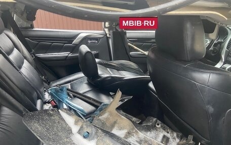 Mitsubishi Pajero Sport III рестайлинг, 2018 год, 1 250 000 рублей, 6 фотография