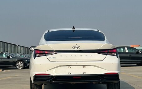 Hyundai Elantra, 2022 год, 1 580 000 рублей, 4 фотография