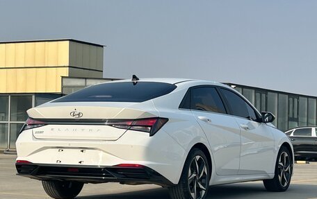 Hyundai Elantra, 2022 год, 1 580 000 рублей, 5 фотография