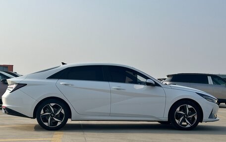 Hyundai Elantra, 2022 год, 1 580 000 рублей, 6 фотография