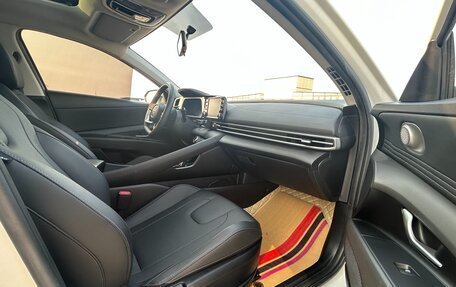 Hyundai Elantra, 2022 год, 1 580 000 рублей, 28 фотография