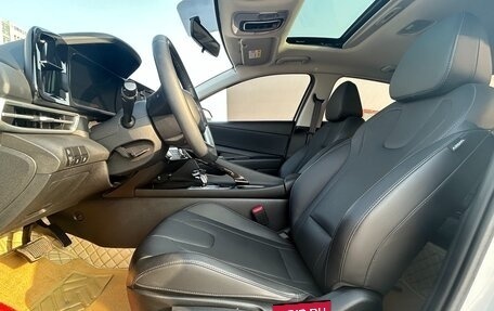 Hyundai Elantra, 2022 год, 1 580 000 рублей, 25 фотография