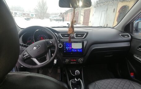 KIA Rio III рестайлинг, 2013 год, 910 000 рублей, 17 фотография