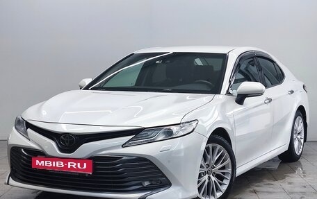 Toyota Camry, 2020 год, 3 200 000 рублей, 2 фотография