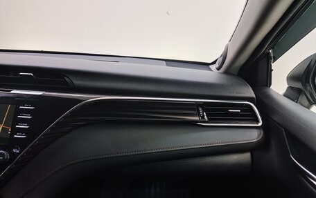 Toyota Camry, 2020 год, 3 200 000 рублей, 13 фотография