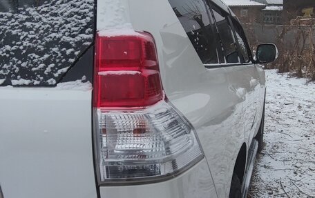 Toyota Land Cruiser Prado 150 рестайлинг 2, 2010 год, 3 550 000 рублей, 7 фотография