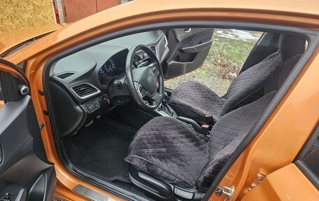 Hyundai Solaris II рестайлинг, 2017 год, 1 290 000 рублей, 23 фотография