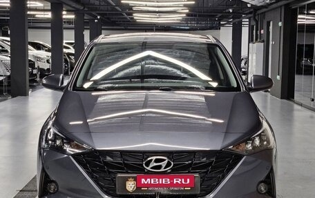 Hyundai Solaris II рестайлинг, 2022 год, 1 890 000 рублей, 2 фотография