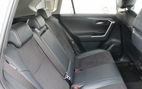 Toyota RAV4, 2021 год, 4 160 000 рублей, 13 фотография