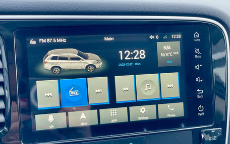 Mitsubishi Outlander III рестайлинг 3, 2022 год, 2 690 000 рублей, 16 фотография