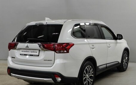 Mitsubishi Outlander III рестайлинг 3, 2018 год, 1 980 000 рублей, 5 фотография