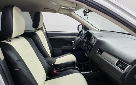 Mitsubishi Outlander III рестайлинг 3, 2018 год, 1 980 000 рублей, 9 фотография