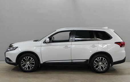 Mitsubishi Outlander III рестайлинг 3, 2018 год, 1 980 000 рублей, 8 фотография