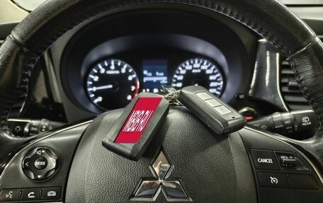 Mitsubishi Outlander III рестайлинг 3, 2018 год, 1 980 000 рублей, 17 фотография