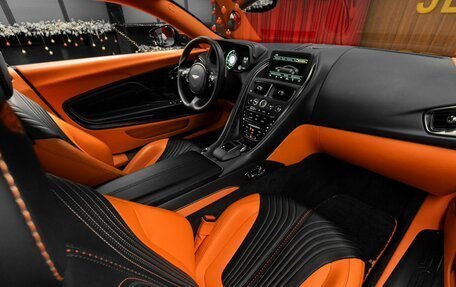 Aston Martin DB11 I, 2017 год, 15 400 000 рублей, 25 фотография