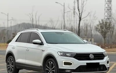Volkswagen T-Roc I, 2021 год, 1 702 000 рублей, 1 фотография