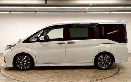 Honda Stepwgn IV, 2017 год, 1 790 000 рублей, 4 фотография