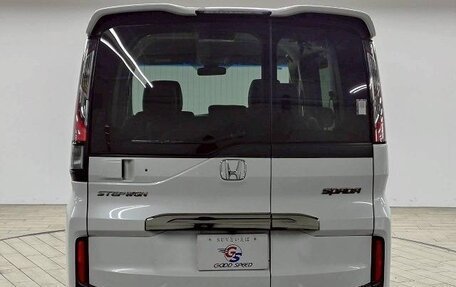 Honda Stepwgn IV, 2017 год, 1 790 000 рублей, 7 фотография