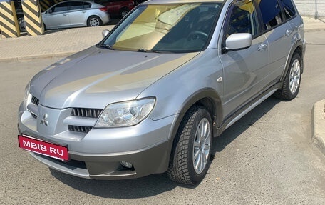 Mitsubishi Outlander III рестайлинг 3, 2005 год, 700 000 рублей, 8 фотография