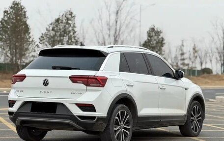 Volkswagen T-Roc I, 2021 год, 1 702 000 рублей, 5 фотография