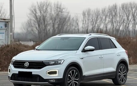 Volkswagen T-Roc I, 2021 год, 1 702 000 рублей, 3 фотография