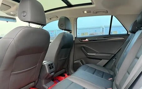 Volkswagen T-Roc I, 2021 год, 1 702 000 рублей, 11 фотография