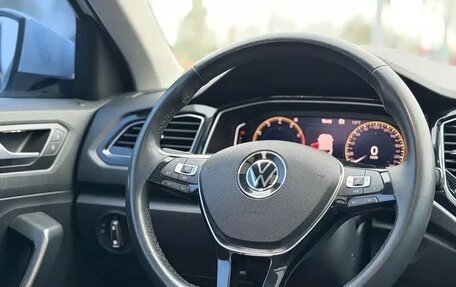 Volkswagen T-Roc I, 2021 год, 1 702 000 рублей, 21 фотография