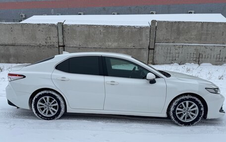 Toyota Camry, 2020 год, 2 350 000 рублей, 5 фотография