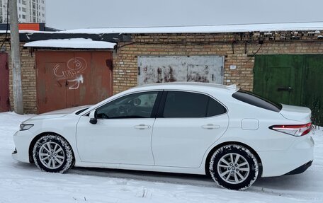 Toyota Camry, 2020 год, 2 350 000 рублей, 6 фотография