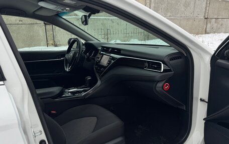 Toyota Camry, 2020 год, 2 350 000 рублей, 9 фотография