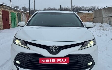 Toyota Camry, 2020 год, 2 350 000 рублей, 3 фотография