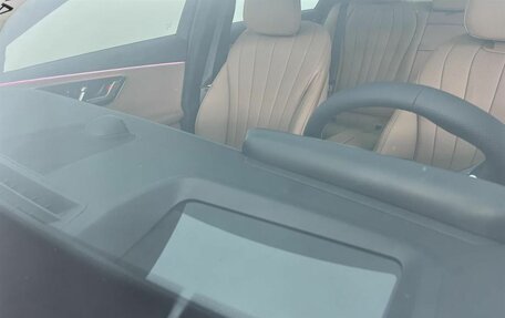 Mercedes-Benz E-Класс, 2025 год, 19 фотография