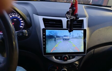 Hyundai Solaris II рестайлинг, 2011 год, 790 000 рублей, 17 фотография