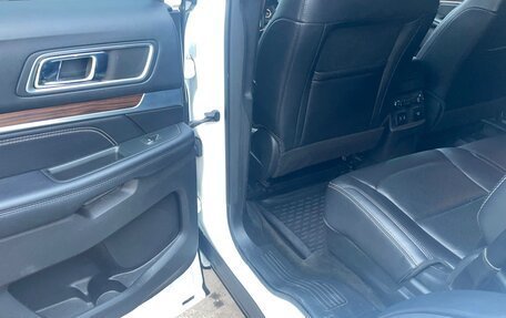 Ford Explorer VI, 2017 год, 2 985 000 рублей, 8 фотография