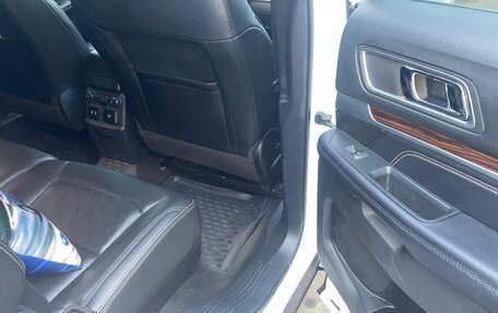 Ford Explorer VI, 2017 год, 2 985 000 рублей, 9 фотография