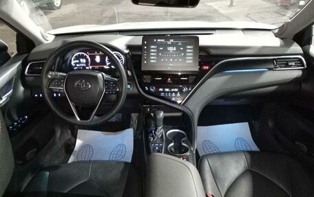 Toyota Camry, 2023 год, 3 940 000 рублей, 5 фотография