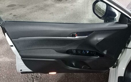 Toyota Camry, 2023 год, 3 940 000 рублей, 9 фотография