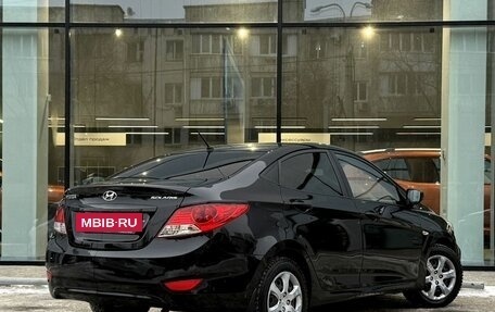 Hyundai Solaris II рестайлинг, 2013 год, 850 000 рублей, 5 фотография