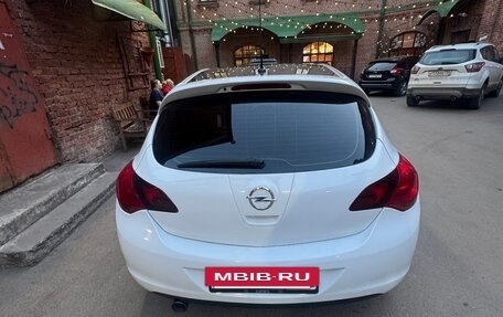 Opel Astra J, 2011 год, 650 000 рублей, 4 фотография
