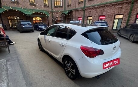 Opel Astra J, 2011 год, 650 000 рублей, 3 фотография